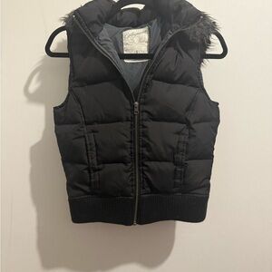 ❤️Aeropostale Black Puffer Vest with Faux Fur Trim